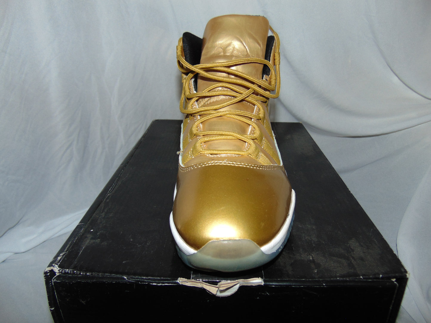 Gold Nike 11